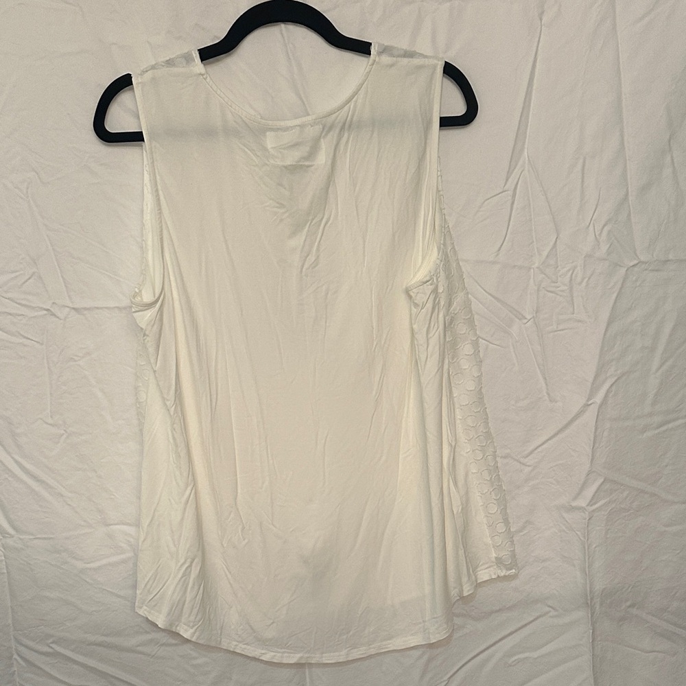41 Hawthorn Off-White Sleeveless Textured Blouse - Picture 5 of 5